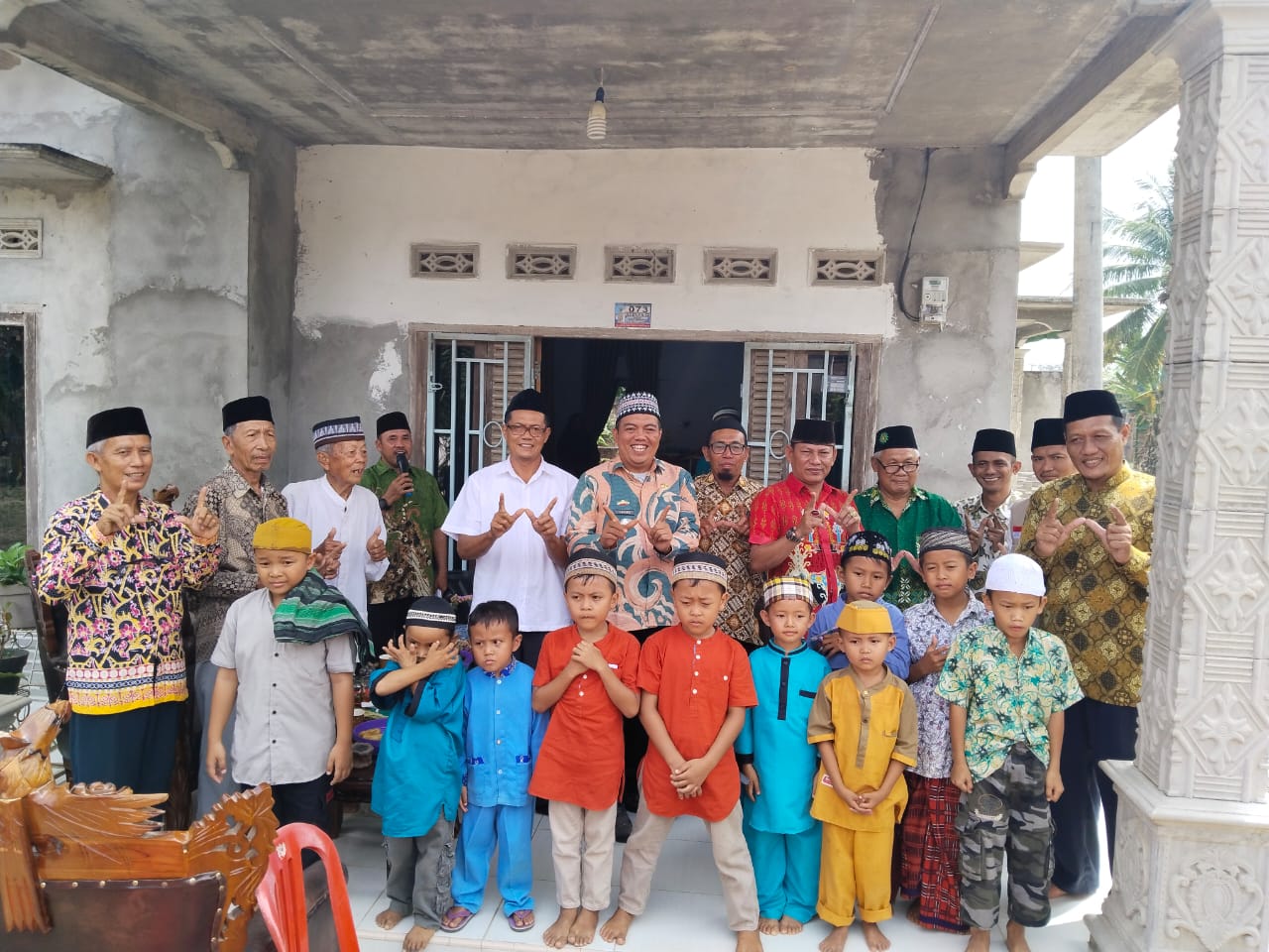 bersama peserta khitan