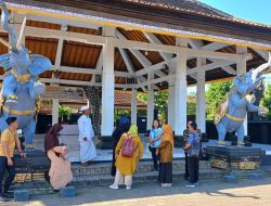 Eco Bhinneka Muhammadiyah Mengunjungi Pura Terbesar di Banyuwangi