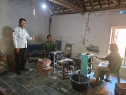 Sulam dan Suparmi, Difabel Binaan Alumni Ummad, Berdaya dengan Produksi Tusuk Sate