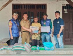 BPBD Way Kanan Serahkan Bantuan Bupati Kepada 3 Korban Bencana