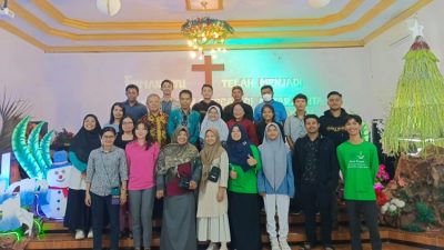 Among (Anak Muda Eco Bhinneka Blambangan) dan Eco Bhinneka Muhammadiyah Kunjungi Gereja Kristen