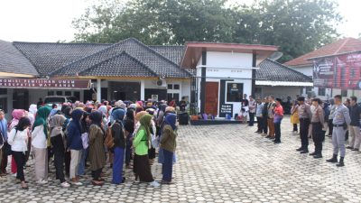 KPU Way Kanan mulai pelipatan & sortir surat suara Pemilu 2024