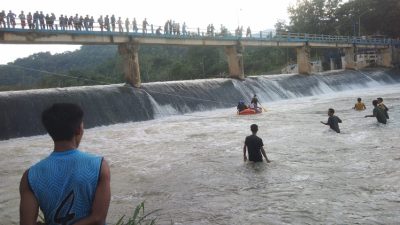 Akibat Ingin Mengambil Bola Volly Seorang Warga Tenggelam Di Bendungan Way Besay