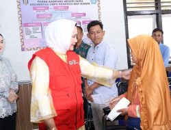 Ketua PMI Provinsi Lampung Serahkan Bantuan Sosial di Kampung Negeri Baru Kabupaten Way Kanan