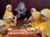 PMM UMM Kelompok 50 Gelombang 3 Mengembangkan Softskill Anak TK Melalui Metode Belajar Kreatif di RA. Al-Masithoh