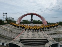 Peduli Lingkungan, Polres Way Kanan Ikut Merawat Fasilitas Umum
