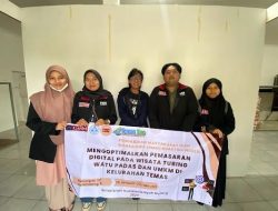 PMM Kelompok 32 Gelombang 9 UMM Bantu Tingkatkan Pemasaran Digital UMKM Kripik Buah Surya Mas