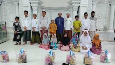 Takmir Masjid As Shobirin Palasa Sumenep Gelar Santunan Anak Yatim Sebagai Penutup Agenda Ramadhan