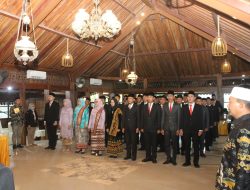 Bawaslu Way Kanan Resmi Lantik Panwascam untuk Pilkada 2024 di Hotel Almer Syariah Baradatu