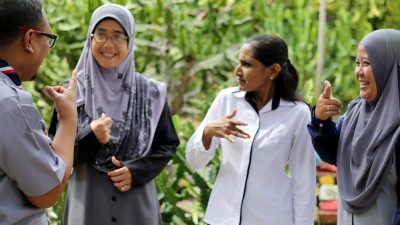Perbedaan Bahasa Baku dan Tidak Baku: Pentingnya Memahami dan Menggunakannya dengan Tepat