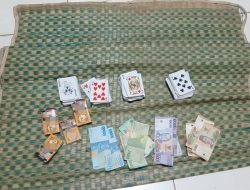 Unit Reskrim Polsek Kasui Tangkap Tiga Tersangka Perjudian di Kampung Kedaton