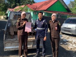 Kejaksaan Negeri Way Kanan Kembalikan 17 Batang Rel Kereta Api kepada PT KAI