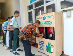 SMK Muhammadiyah 8 Siliragung Luncurkan Water Station untuk Kurangi Sampah Plastik