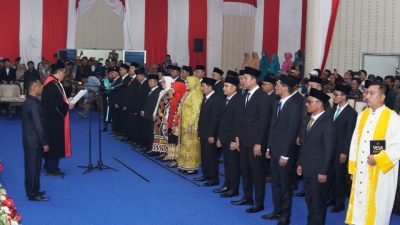 DPRD Pesibar Periode 2024-2029 Dilantik: Bupati Agus Istiqlal Ajak Anggota Prioritaskan Kepentingan Publik