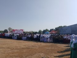 Dewan Guru dan Siswa MIM 1 Sabilillah Hadiri Upacara HUT RI ke-79 di Lapangan Sitarda dengan Semangat