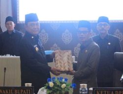Paripurna DPRD Way Kanan, Wabup Ali Rahman Sampaikan Rancangan KUA-PPAS APBD Tahun Anggaran 2025