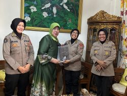 HUT Polwan ke-76: Polwan Polda Lampung Gelar Anjangsana ke Purnawirawan