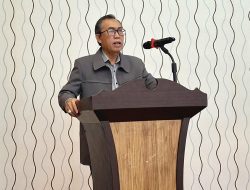 Rektor UWM Ajak Calon Wisudawan FISIPOL Tingkatkan Daya Saing dengan Personal Branding dan Soft Skill
