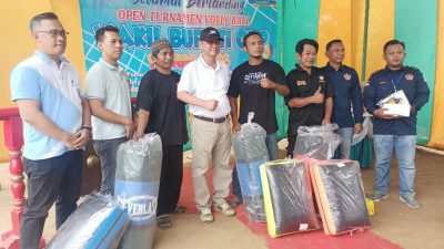 Wakil Bupati Way Kanan Resmi Buka Turnamen Bola Voli Open HUT RI ke-79 di Argomulyo: Ajang Sportivitas dan Pemberdayaan UMKM