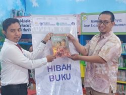 MPI PP Muhammadiyah Hibahkan Buku ke Perpustakaan SD Muhammadiyah Suronatan