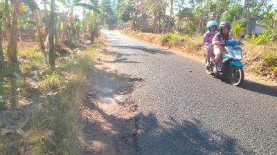 Warga Talango Keluhkan Jalan Raya Berlubang, Anggota DPRD Sumenep Minta Segera Diperbaiki