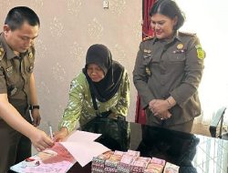Keluarga Terpidana Korupsi APBK Sukajadi Setor Sebagian Uang Pengganti ke Kejari Way Kanan