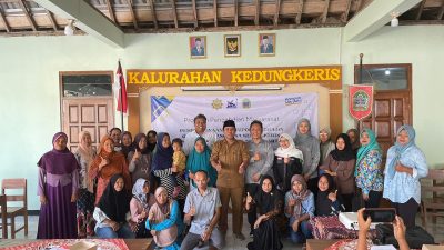 Pengabdian Masyarakat UWM: Pelatihan Digital Marketing dan Pembuatan Produk dari Gedebog Pisang di Desa Kedungkeris, Gunung Kidul