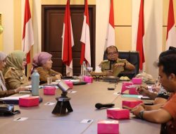 Lampung Siap Bersih-Bersih Pesisir: Pj Gubernur Pimpin Rapat Perbaikan Pantai Payang Panjang