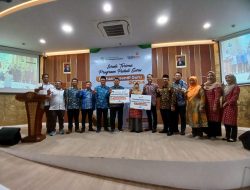 Lazismu Bersama UPZ Permata Bank Syariah Serahkan Bantuan untuk 1000 Guru Honorer di Daerah Terpencil