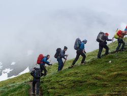 Manfaat Mendaki Gunung untuk Kesehatan Fisik dan Mental yang Jarang Diketahui
