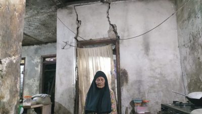 Nenek Satinah Tinggal di Rumah Hampir Ambruk, Harapkan Bantuan Pemerintah dan Donatur