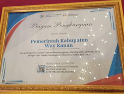 Pemkab Way Kanan Terima Penghargaan EPSS