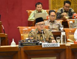Mendikdasmen Paparkan Enam Program Prioritas di Rapat Kerja Perdana Bersama Komisi X DPR RI