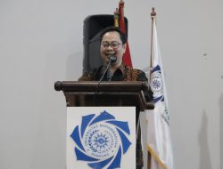 Tiga Nilai Esensial dalam Kepemimpinan: Wakil Rektor I UM Bandung Berikan Pesan pada Pelantikan BEM dan Korkom IMM