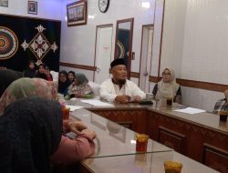 Baru Dilantik, Hamdan Wakil Ketua 1 DPRK Aceh Tengah Terima Keluhan Nasabah BPRS Gayo