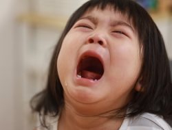 Manfaat Menangis: Mengapa Air Mata Bisa Jadi Terapi Alami untuk Kesehatan Mental dan Fisik