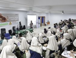Kolaborasi Bioteknologi UM Bandung dan SMP Islam Cendekia Muda: Edukasi Bahaya Zat Adiktif untuk Generasi Muda