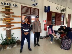 Antisipasi Gangguan Kamtibmas, Polsek Blambangan Umpu Gelar Patroli di Stasiun KAI