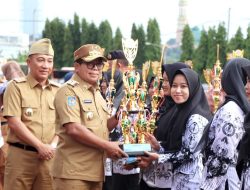 Tema ‘Guru Hebat Indonesia Kuat’ Menggema di Upacara Peringatan HUT PGRI ke-79