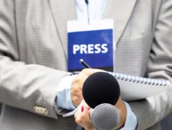 Peran Media Massa Online dalam Penegakan Hukum Korupsi: Tantangan dan Harapan