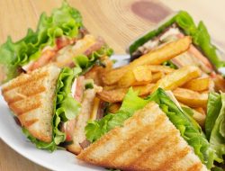 Generasi Sandwich Muhammadiyah