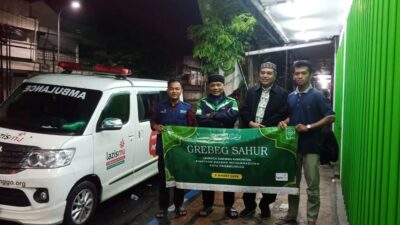 Sinergi Dakwah: LDK PWM Jatim Bagikan Ratusan Paket Sahur