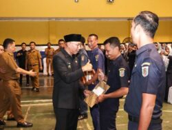 Gubernur Lampung Serahkan SK Perpanjangan Tenaga Non-ASN Tahun 2025