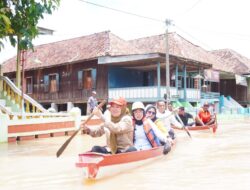 Bupati dan Wakil Bupati Way Kanan Tinjau Langsung Banjir di Kampung Sri Menanti