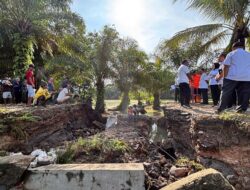 Akses Terputus, Plt. Bupati Way Kanan Tinjau Gorong-Gorong Ambruk di Bumi Agung