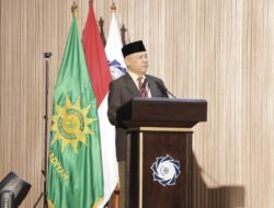 Wisuda UM Bandung ke-8, Dadang Kahmad Tekankan Gelar Sarjana sebagai Amanah