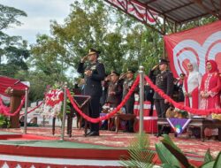 Kapolres Way Kanan Pimpin Upacara Penurunan Bendera HUT ke-80 RI