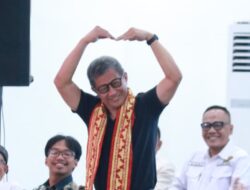 Rocky Gerung Bicara Akal Sehat di UMKO, Ratusan Peserta Antusias Ikuti Sekolah Kebangsaan