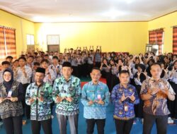 Pendidikan Politik Bagi Siswa, Kesbangpol Way Kanan Sambangi SMA 2 Gunung Labuhan