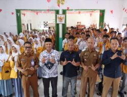 Kesbangpol Way Kanan Fasilitasi Pendidikan Politik bagi Siswa SMA PGRI Blambangan Umpu